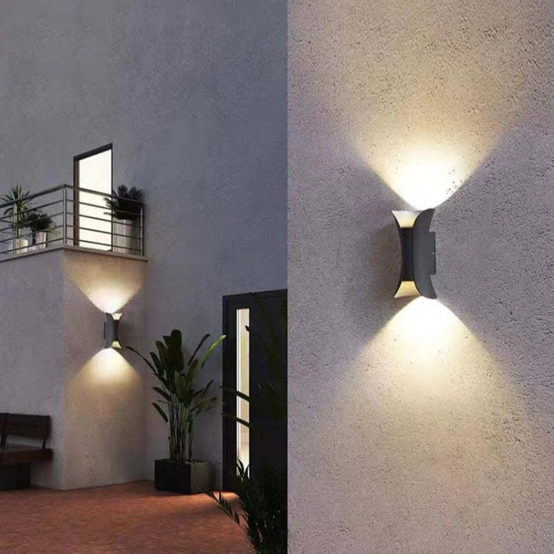 Curved up and down outdoor wall light, Black, Small, 6W, Warm White
