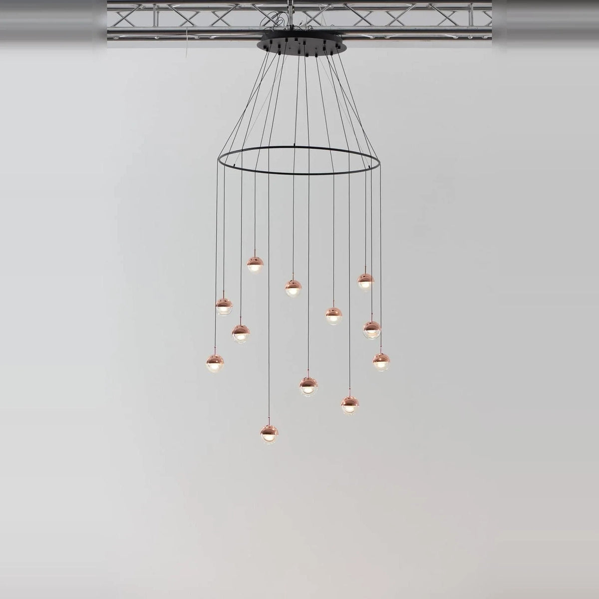 Glass globe cluster pendant, in copper, with ring