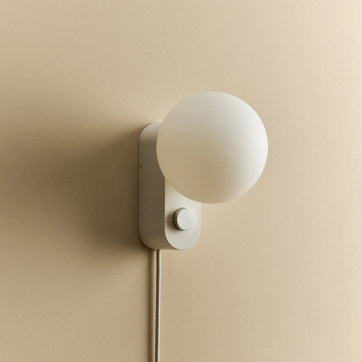 Globe table lamp or wall light, chalk, wall-mounted, unlit