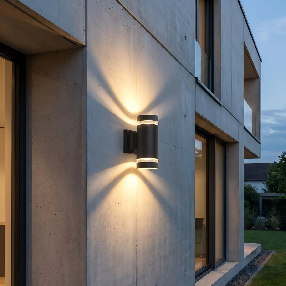 Outdoor up and down wall light in black, Warm white, Barrel, 23cm