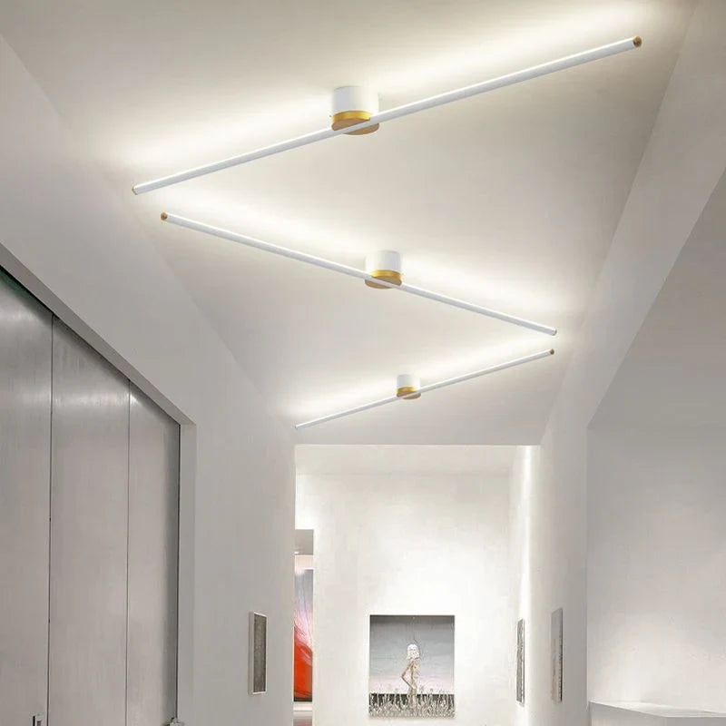 Linear flush ceiling light, in a zigzag layout